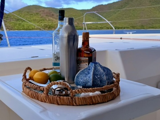 Cocktail tray on the foredeck of S/Y Resilience